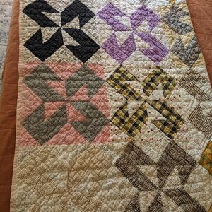Vintage pinwheel quilt. Twin size hand quilted